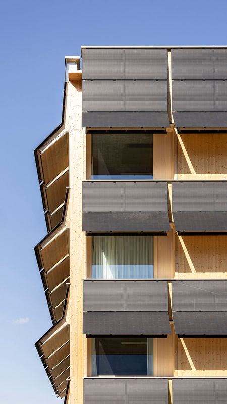 Verkehrsstützpunkt Chur – Detailansicht der PV-Fassade – Ingo Rasp